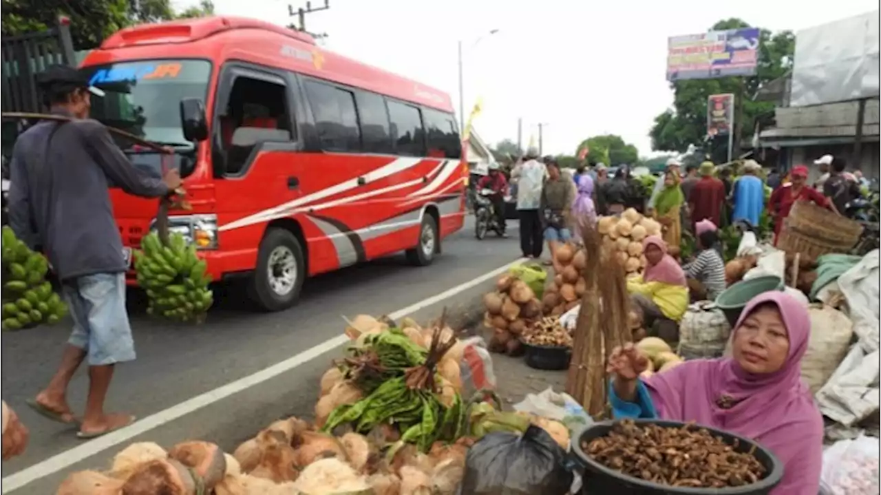 Waspada Pasar Tumpah Saat Lewati Jalur Lumajang