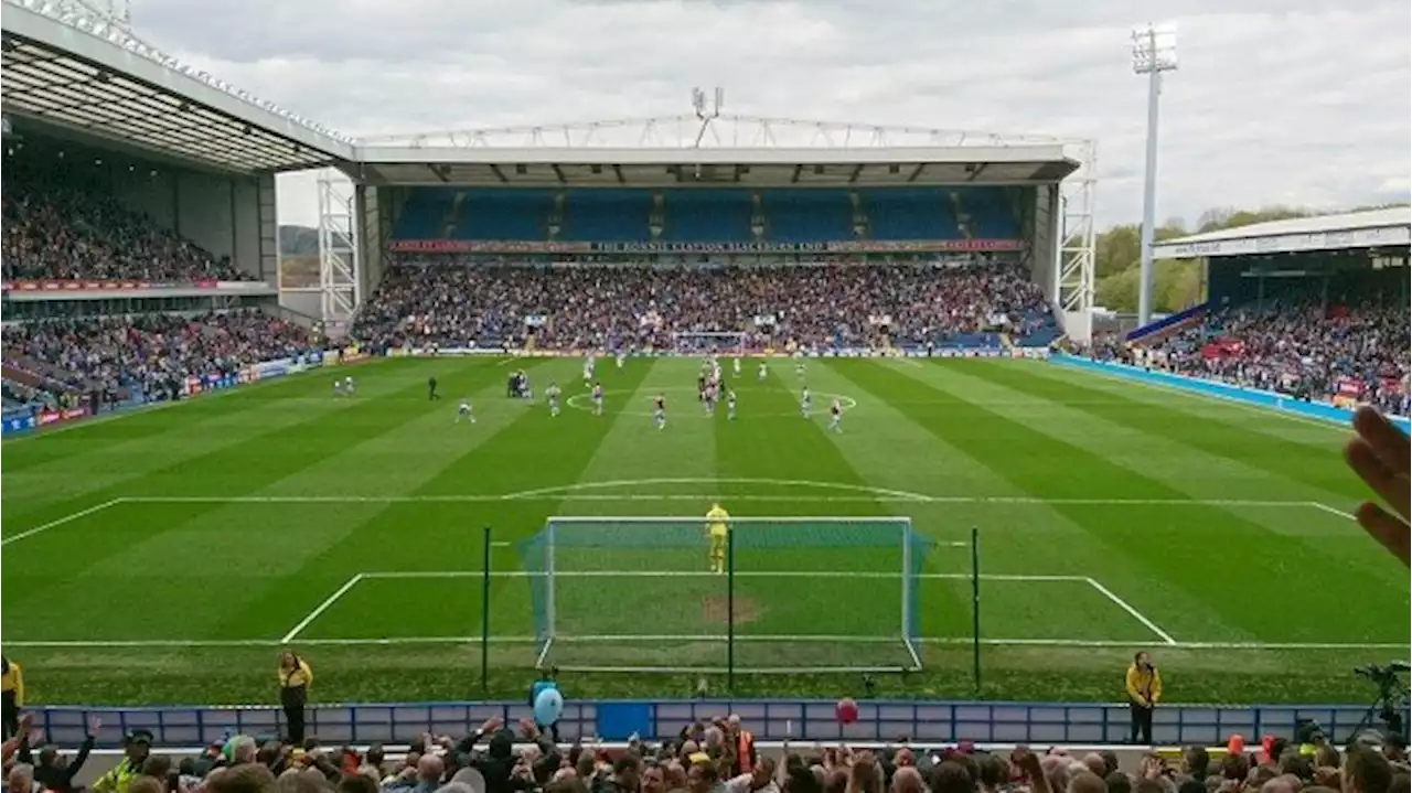 Blackburn Rovers Sulap Stadion Jadi Tempat Salat Idul Fitri