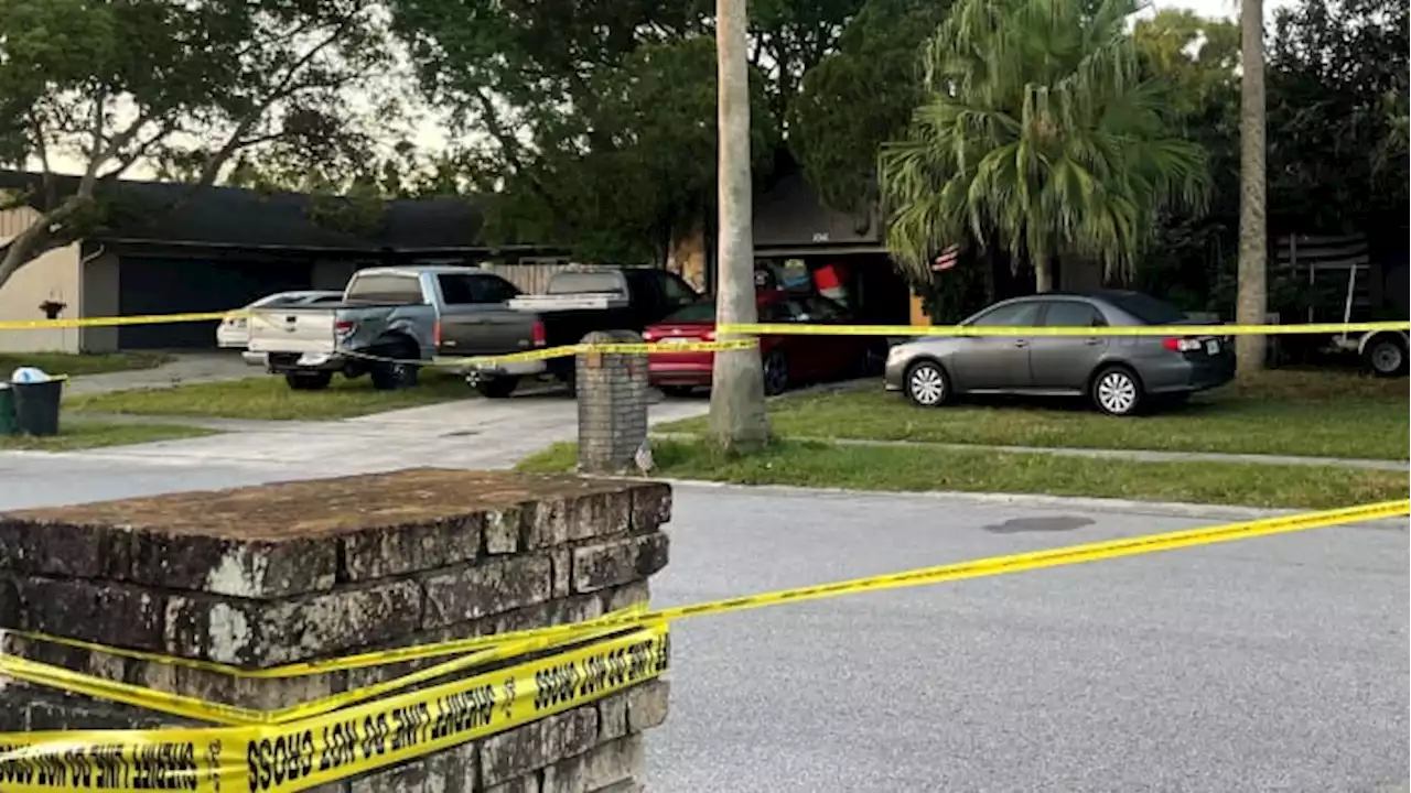 Sheriff: Family friend kills 2 people, self at Florida home