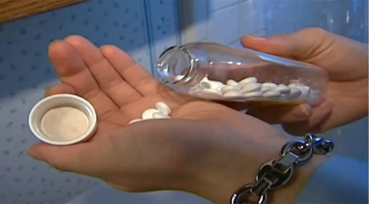 Daily aspirin provides little benefit, study says