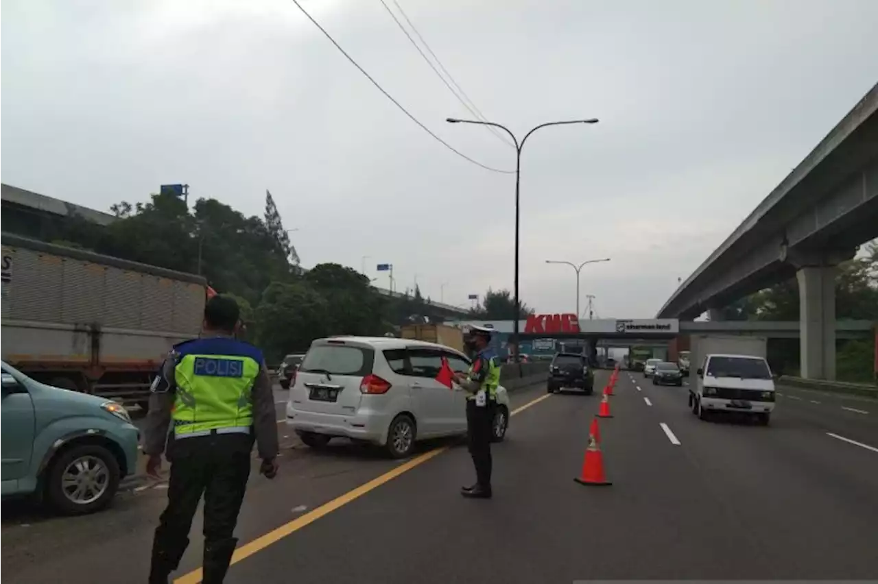 'Contra flow' mulai diterapkan di Tol Jakarta-Cikampek hari ini