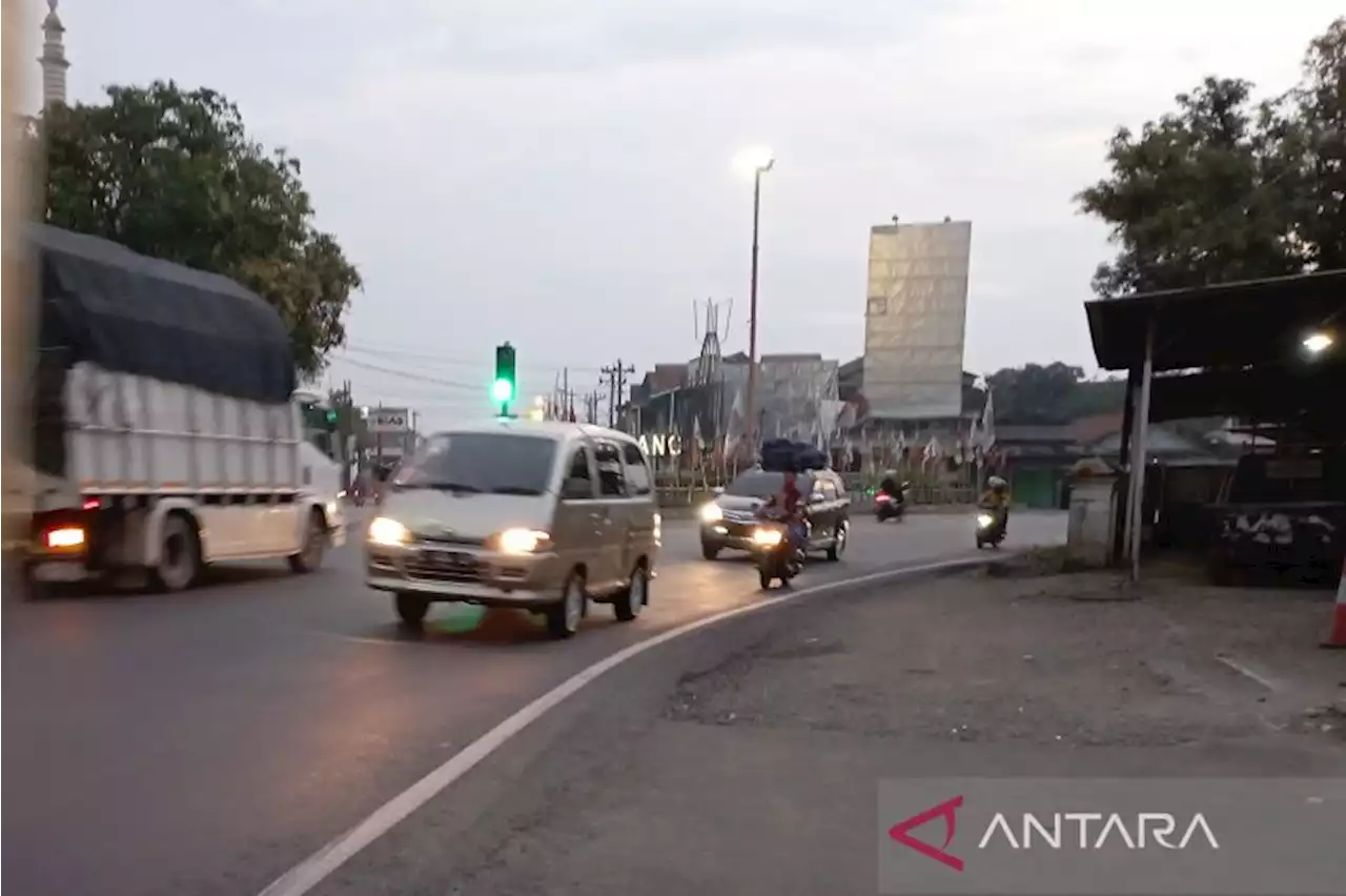 Pemudik bersepeda motor mulai meramaikan jalur selatan Jateng