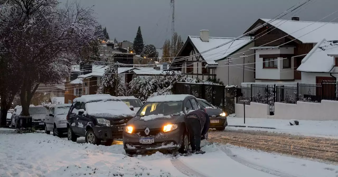 Las fotos de la intensa nevada en Bariloche en pleno otoño