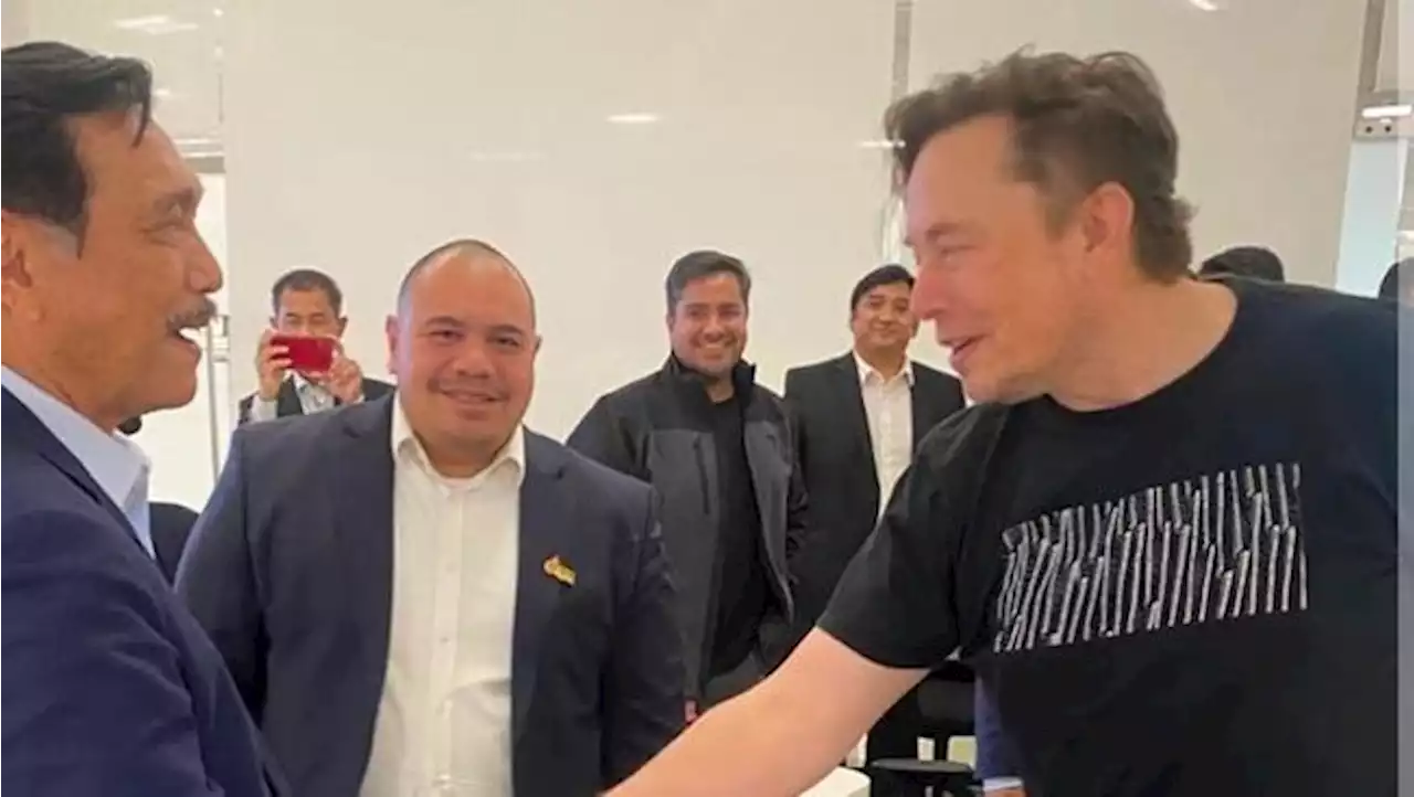 Gaya Santai Elon Musk Saat Temui Luhut, Orang Kaya Sejati