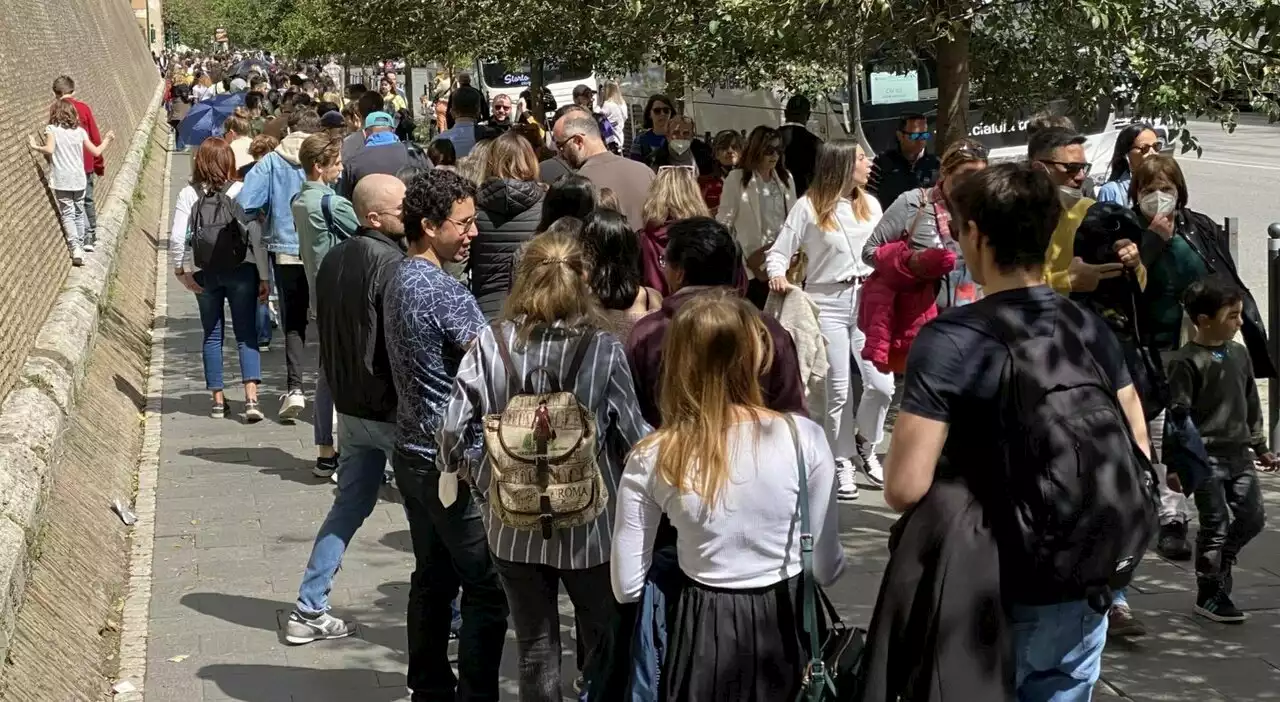 Bollettino Covid, oggi 27 aprile: 87.940 casi e 186 morti, tasso di positività al 15,8%