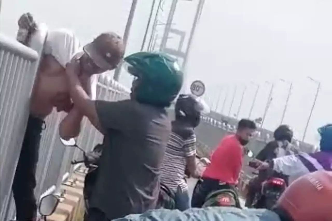 Viral, Pencuri Motor di Jembatan Suramadu Menceburkan Diri ke Laut Saat Ditangkap, Lihat