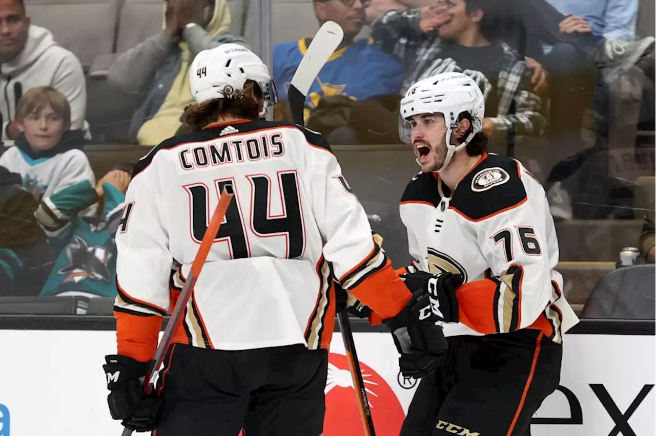 Ducks build early lead en route to victory over Sharks