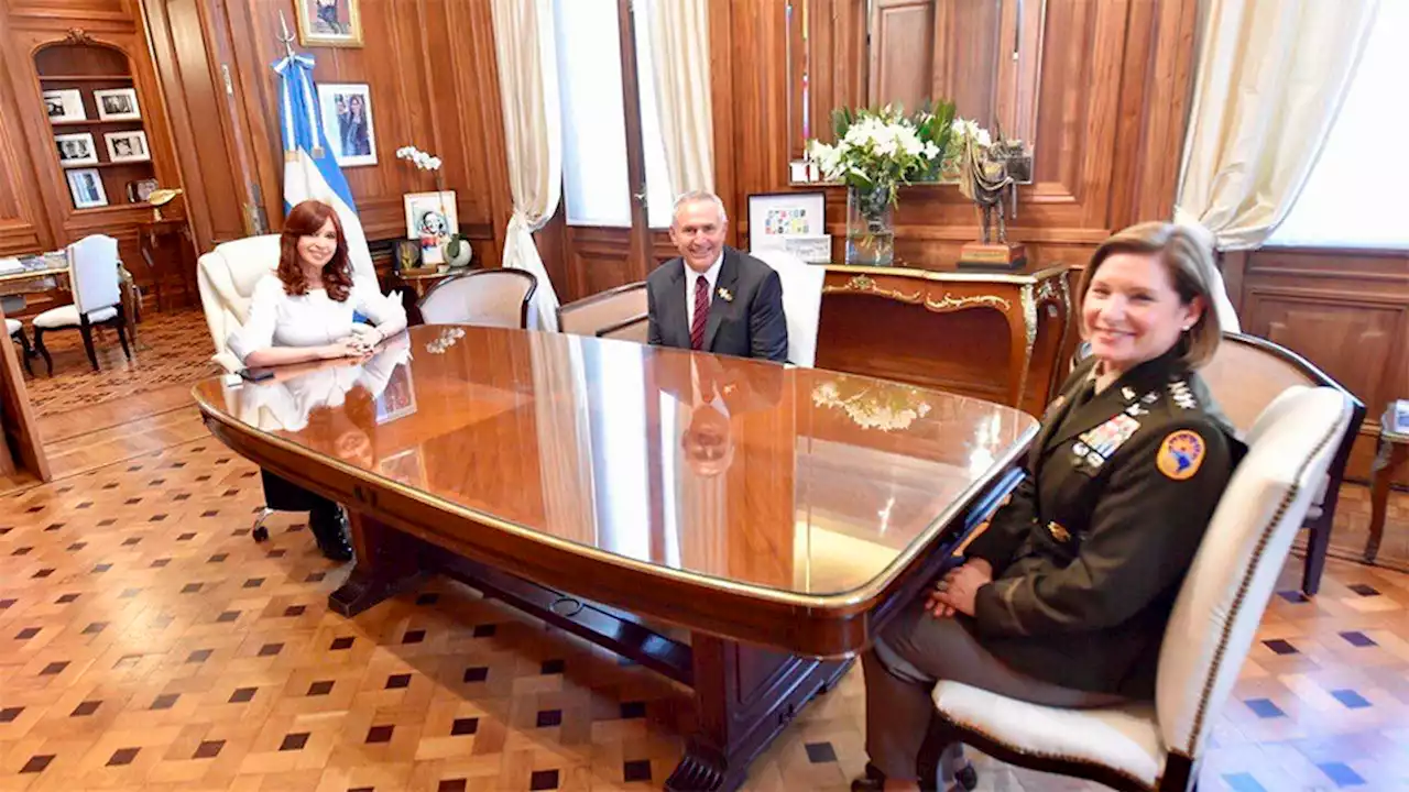 Cristina Kirchner recibió a la comandante del Comando Sur de EE.UU. | Poco antes, Laura Richardson se había reunido con el ministro de Defensa