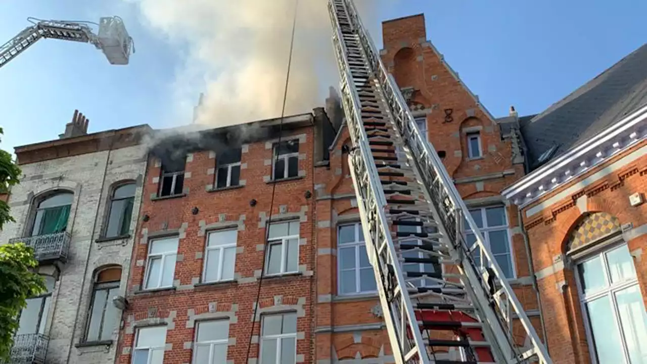 Incendie dans une maison à Etterbeek: une personne retrouvée décédée