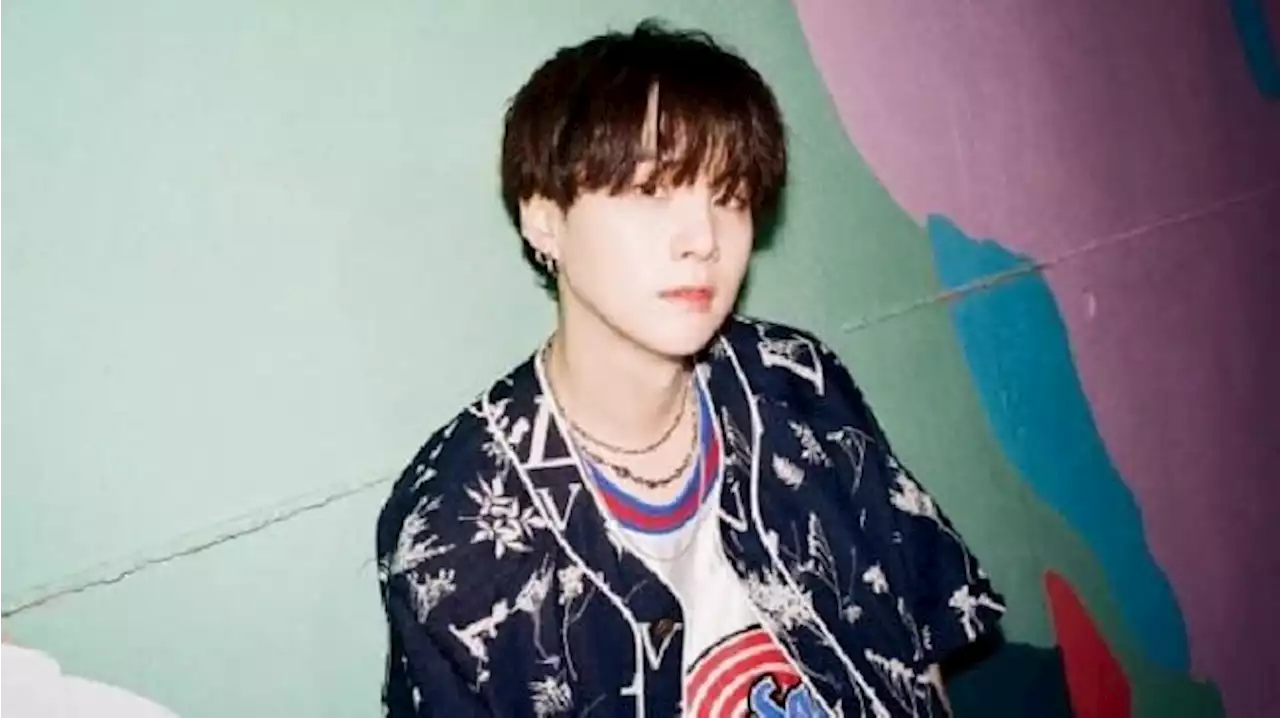 Suga BTS Produseri Lagu Baru Psy, Merasa Seperti Teman Sebaya