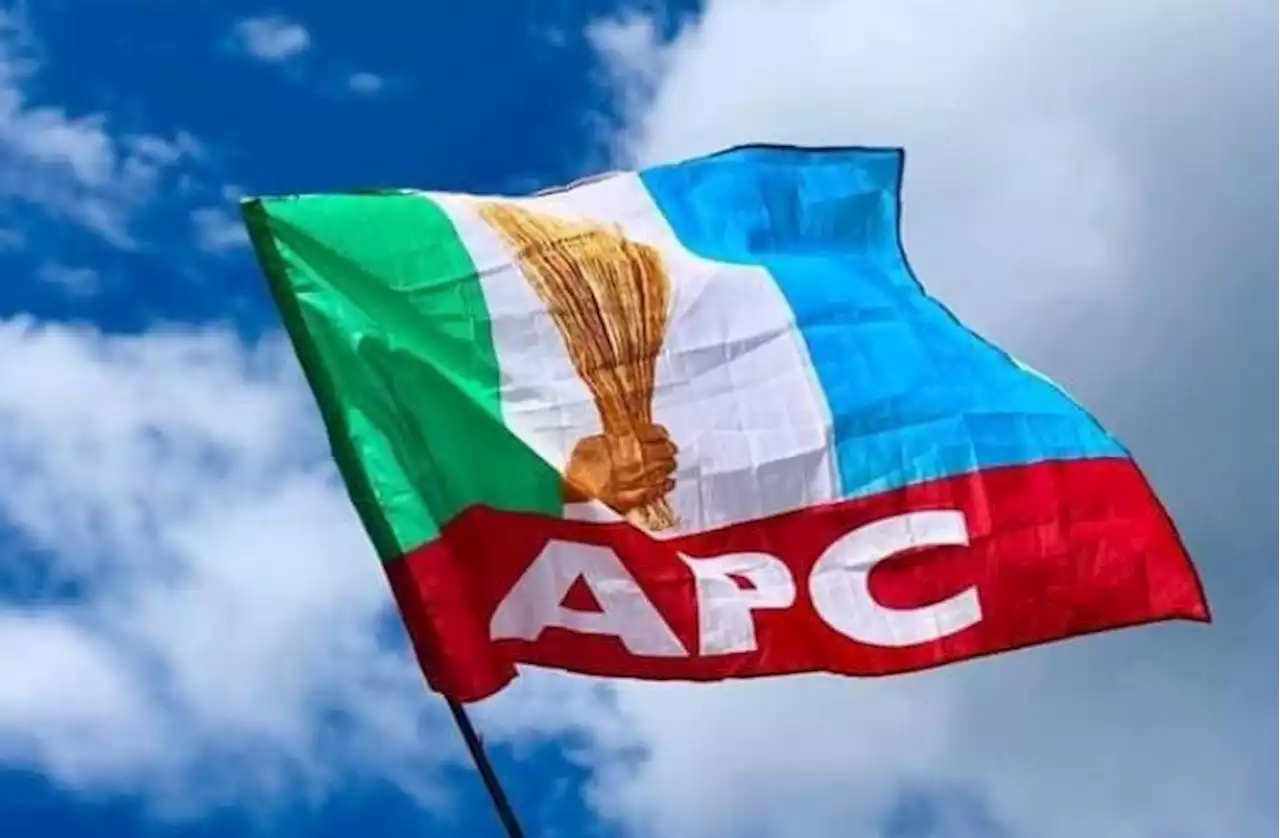 Sokoto senator defects from PDP to APC | TheCable