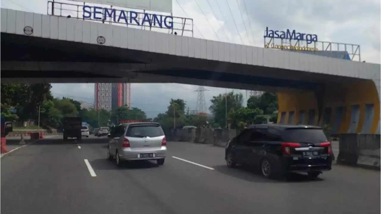 H-5 Lebaran, Arus Mudik Tol Kalikangkung dan Banyumanik Semarang Ramai Lancar