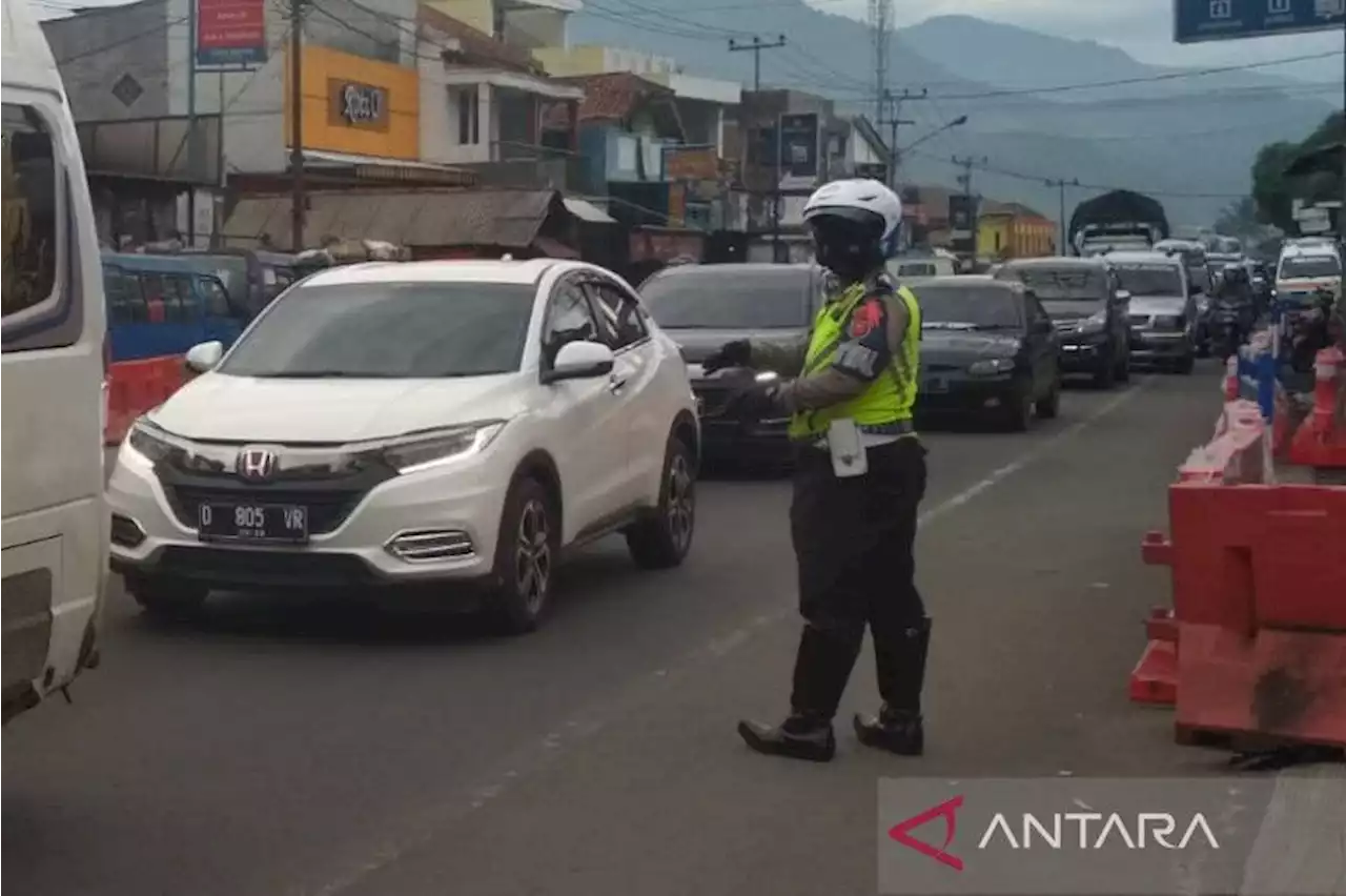 Satu arah mulai diberlakukan di jalur Jabar selatan lintas Limbangan