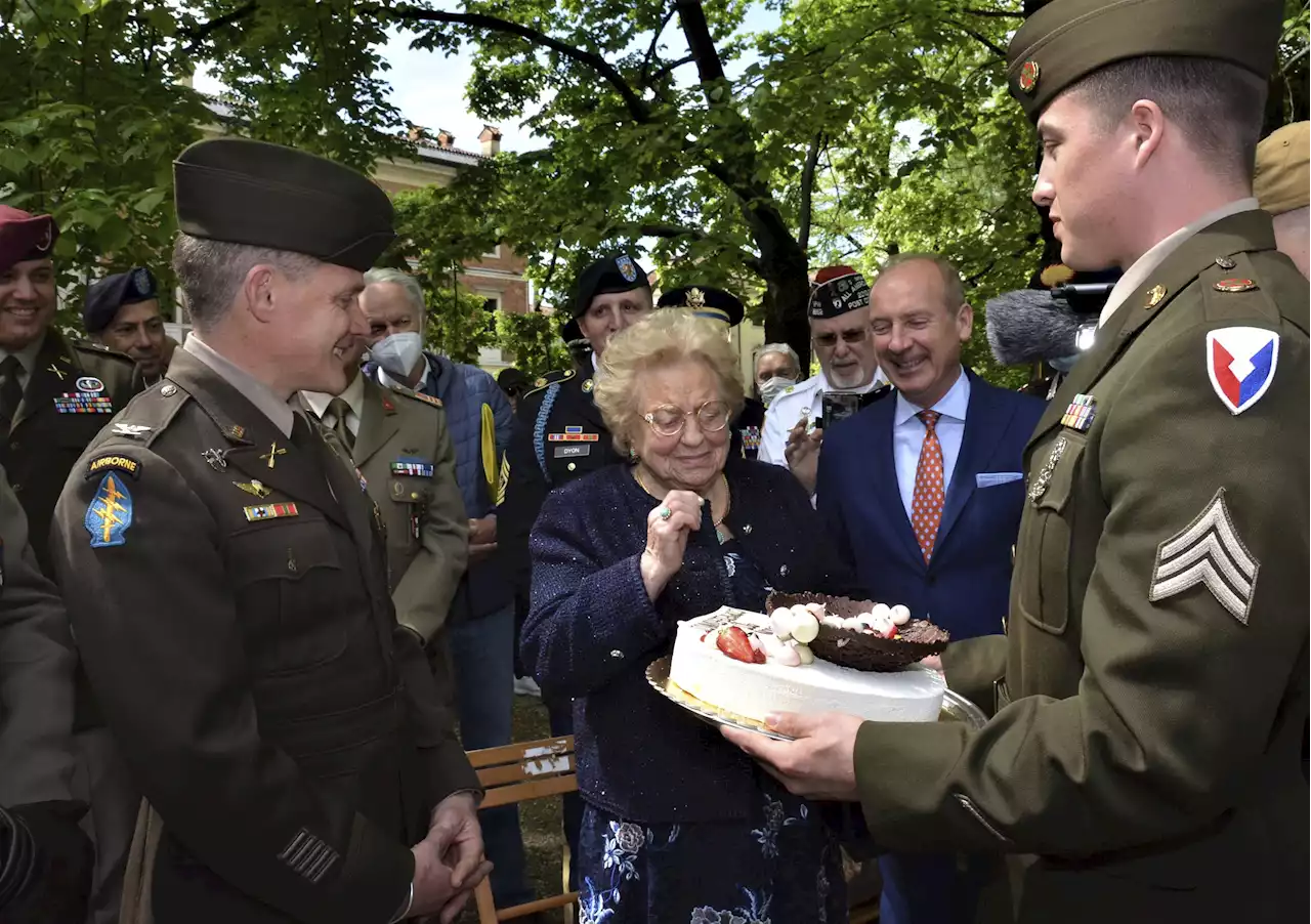 US Army 'returns' cake to Italian woman for 90th birthday