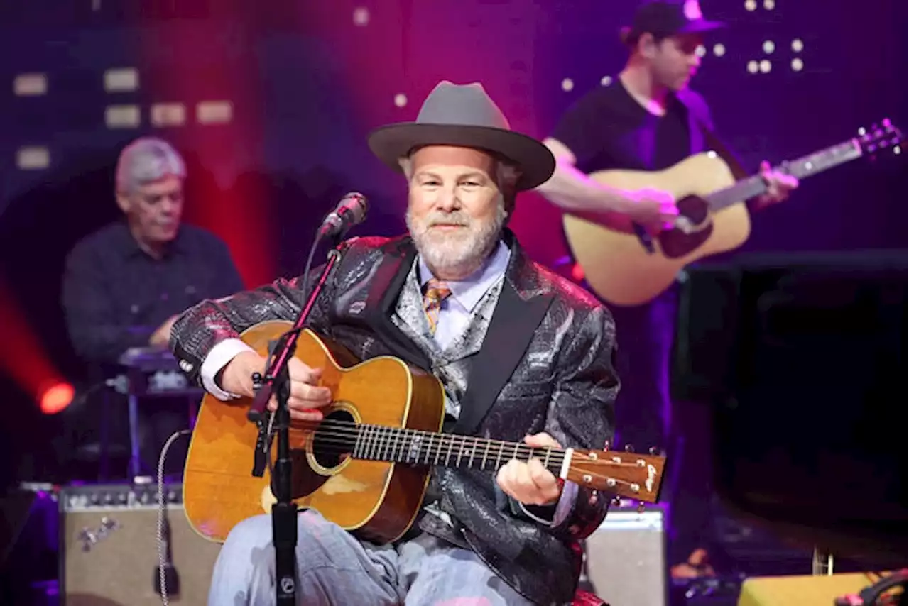 Robert Earl Keen Takes a Final ACL Bow