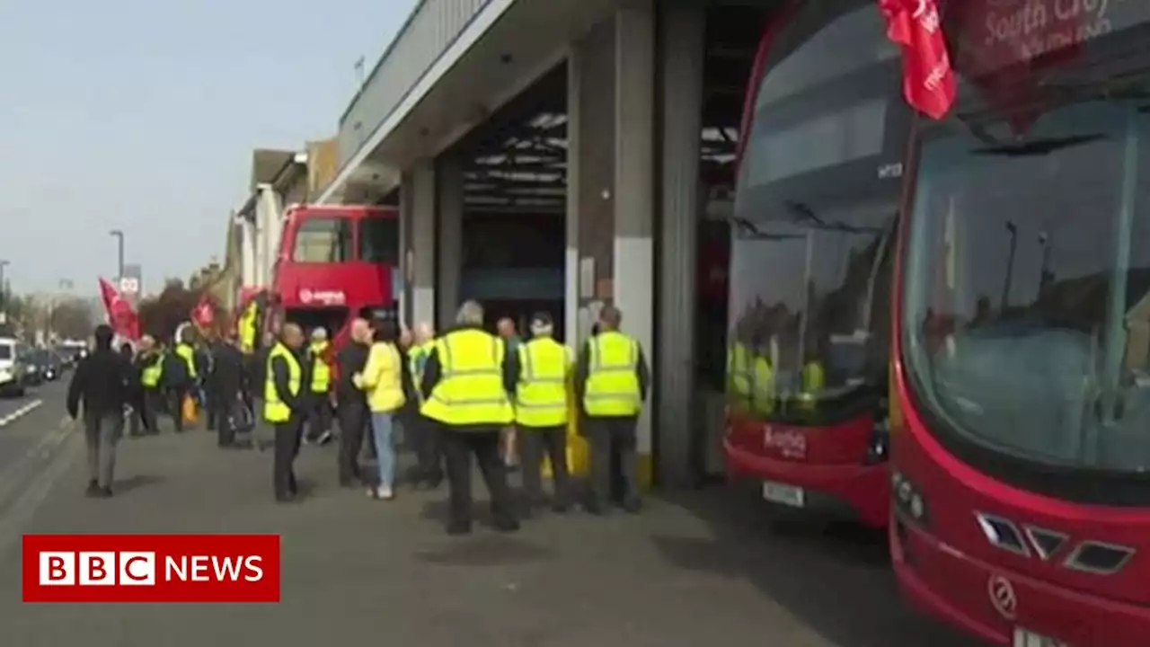 South London Arriva bus drivers set to strike over pay