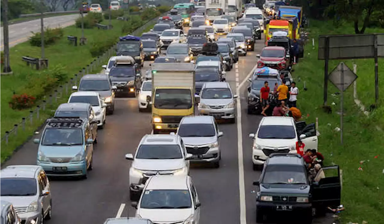 Tol Cikopo-Palimanan Padat dan Tersendat Kamis Pagi