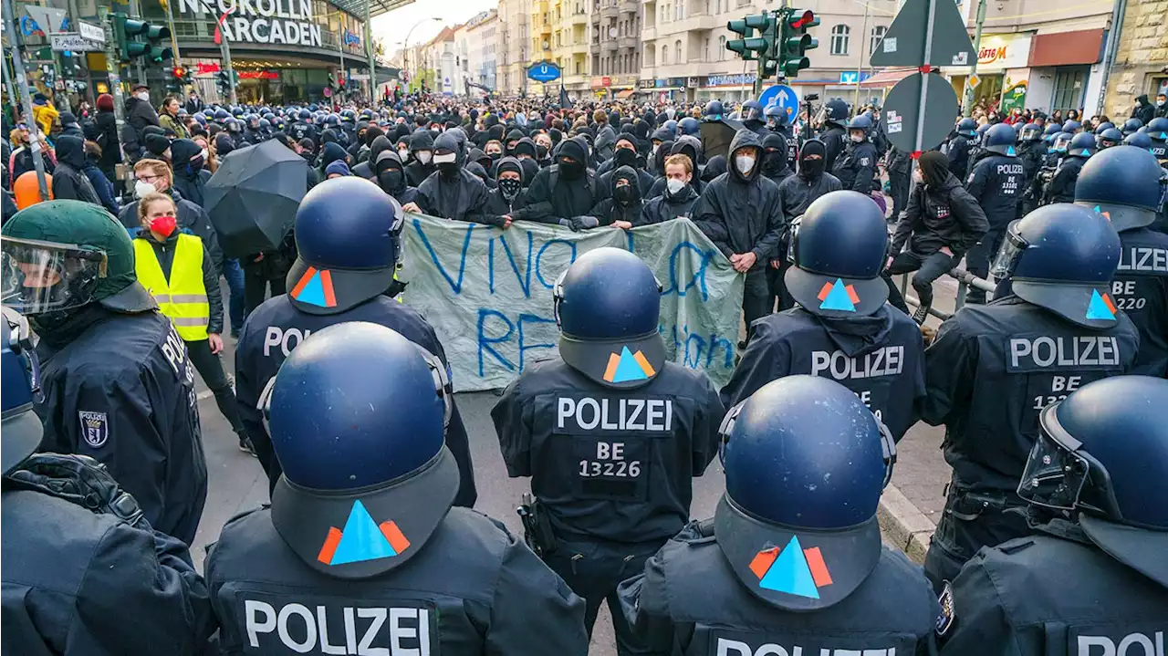 Die lange Polizeiakte des 1.-Mai-Demo-Anmelders