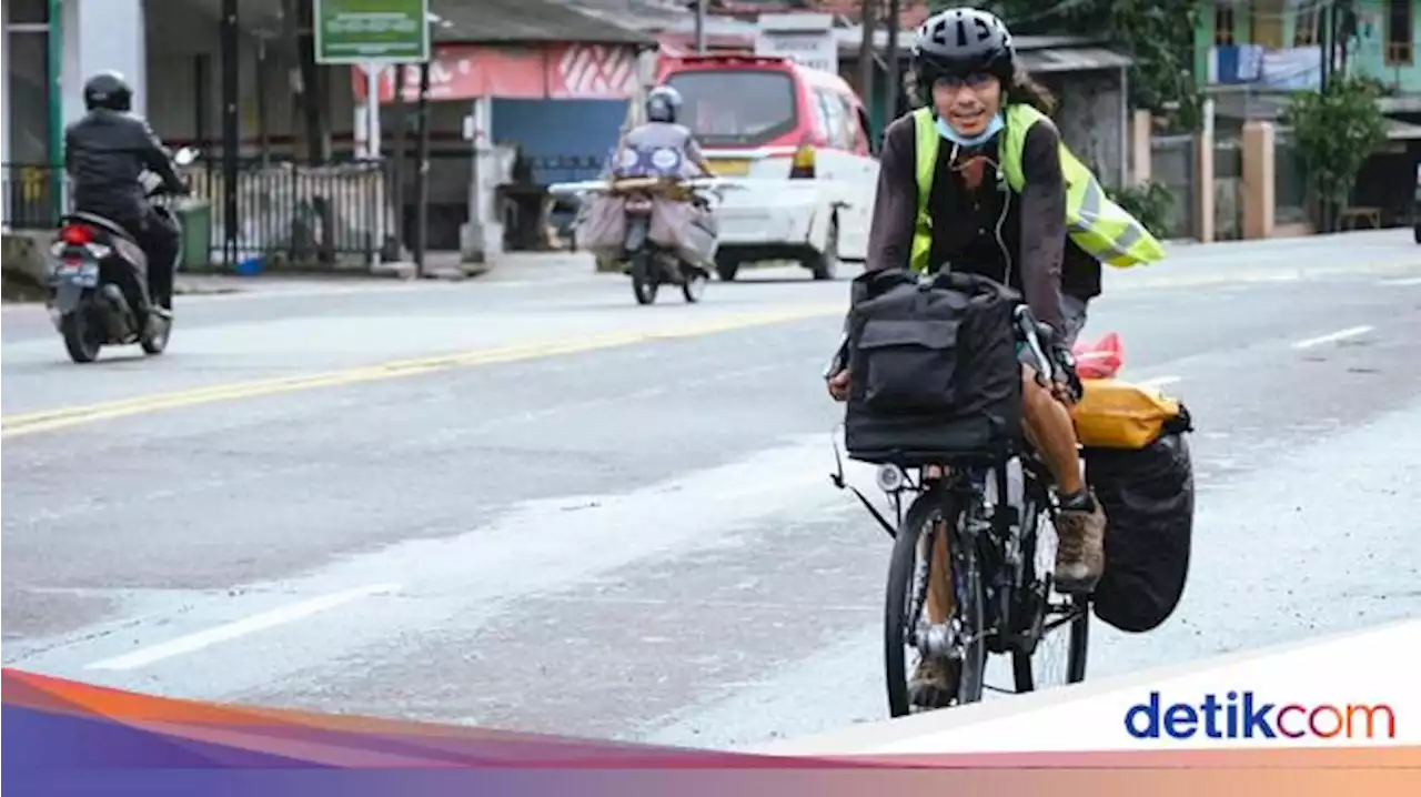 Bukan Kaleng-kaleng, Pria Ini Gowes Mudik Jakarta-Palembang Sendirian