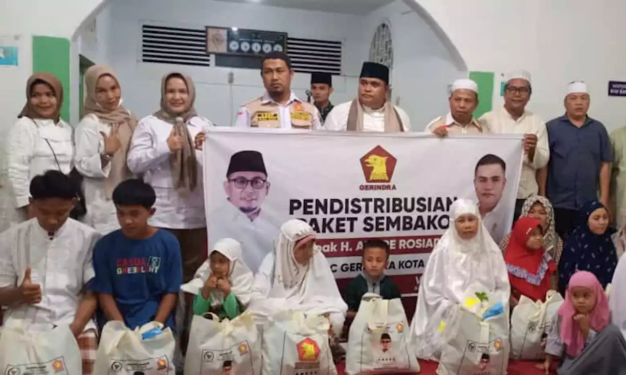 DPC Gerindra Padang Bagikan Ribuan Paket Sembako Andre Rosiade