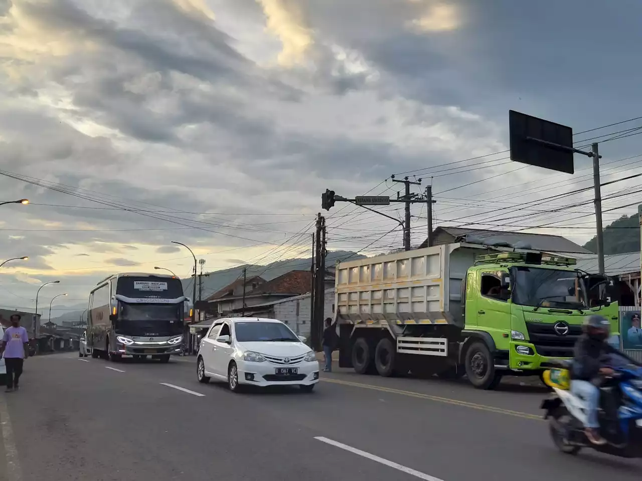 Imbas One Way di Jalur Utara, Nagreg Lengang Pemudik