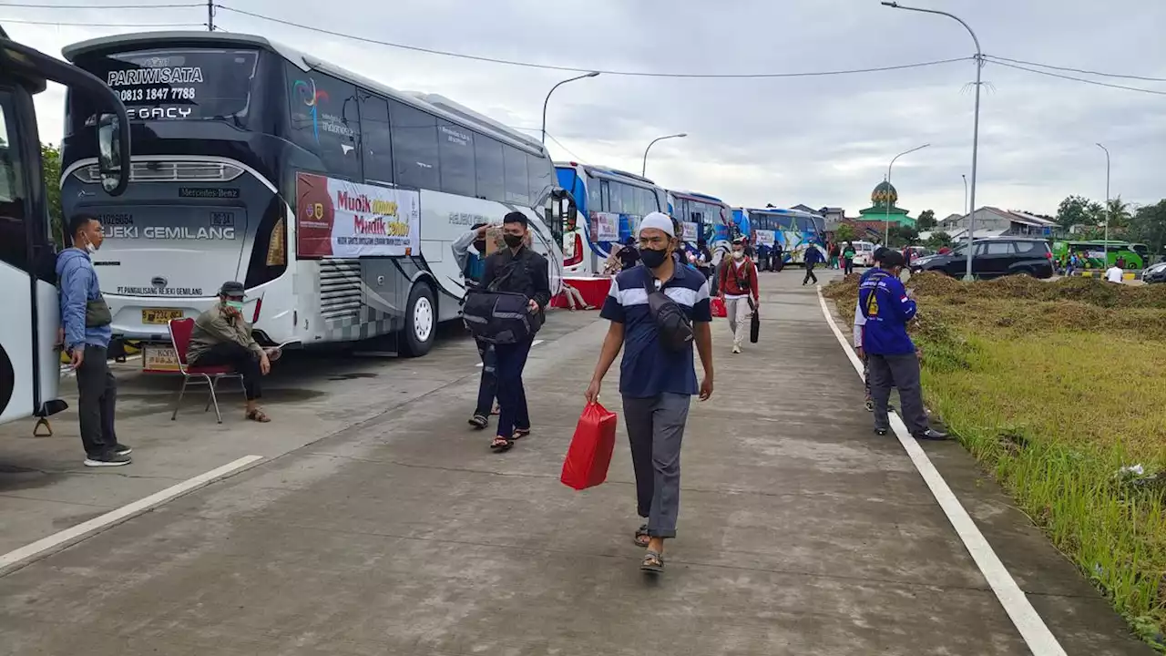 Ribuan Peserta Pemudik Gratis Mulai Berdatangan di Terminal Jatijajar Depok