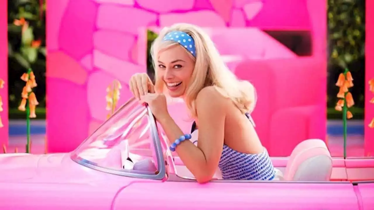 Here’s your first look at Margot Robbie as ‘Barbie’