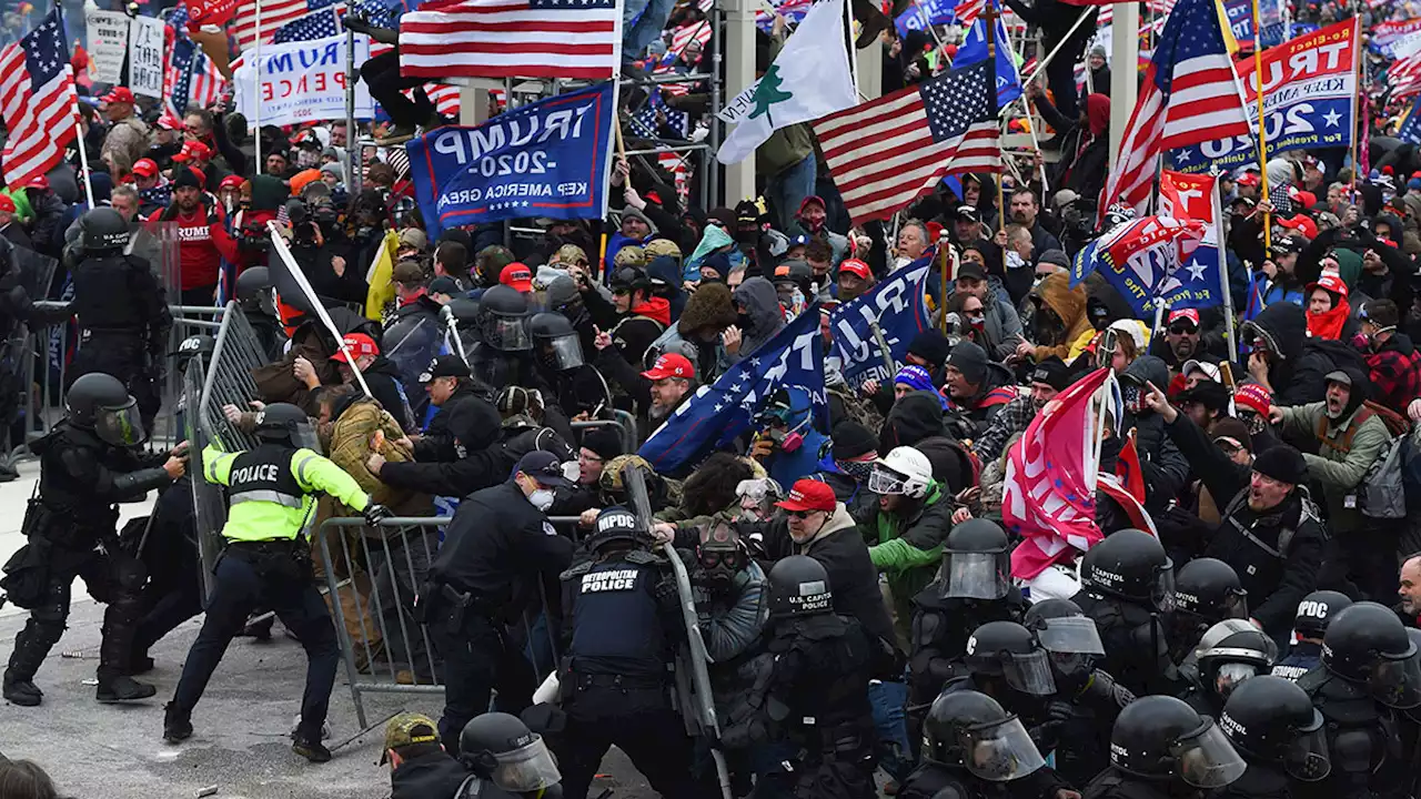 DC Officer Describes Fending Off Capitol Rioter at Man's Trial