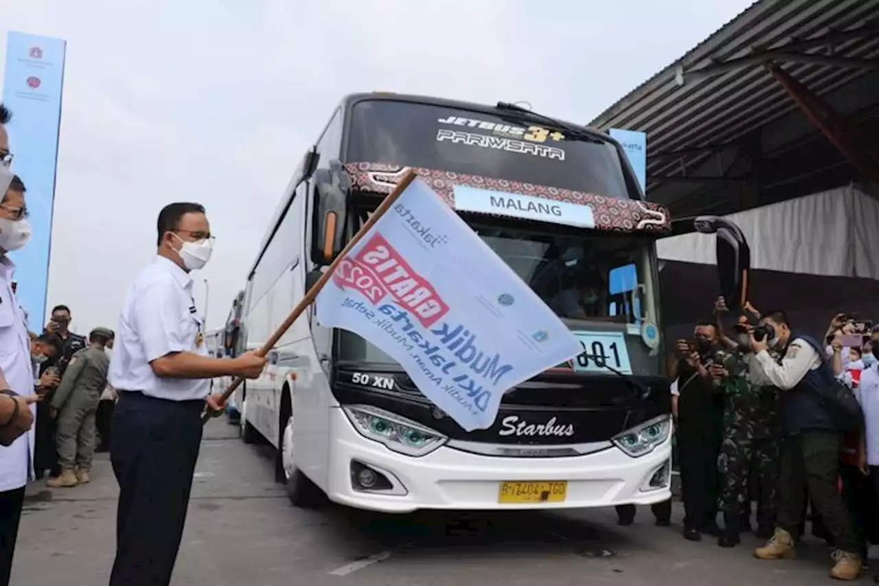 Dishub DKI Jakarta Buka Suara Soal Kaos Anies Baswedan Untuk Presiden di Mudik Gratis - Pikiran-Rakyat.com