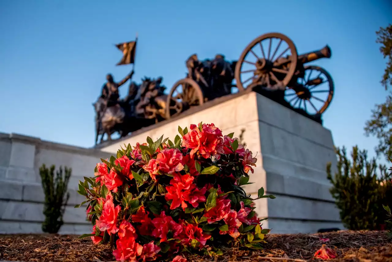 D.C.-area forecast: Cool breezes but plenty of sun today, then turning milder