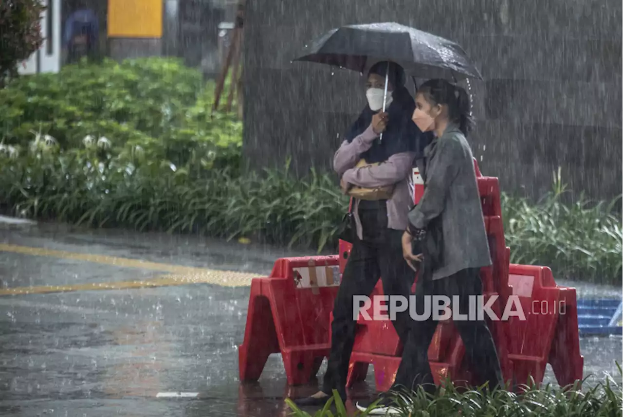 BMKG Prediksi Hujan Lebat Terjadi di Sejumlah Wilayah Indonesia |Republika Online