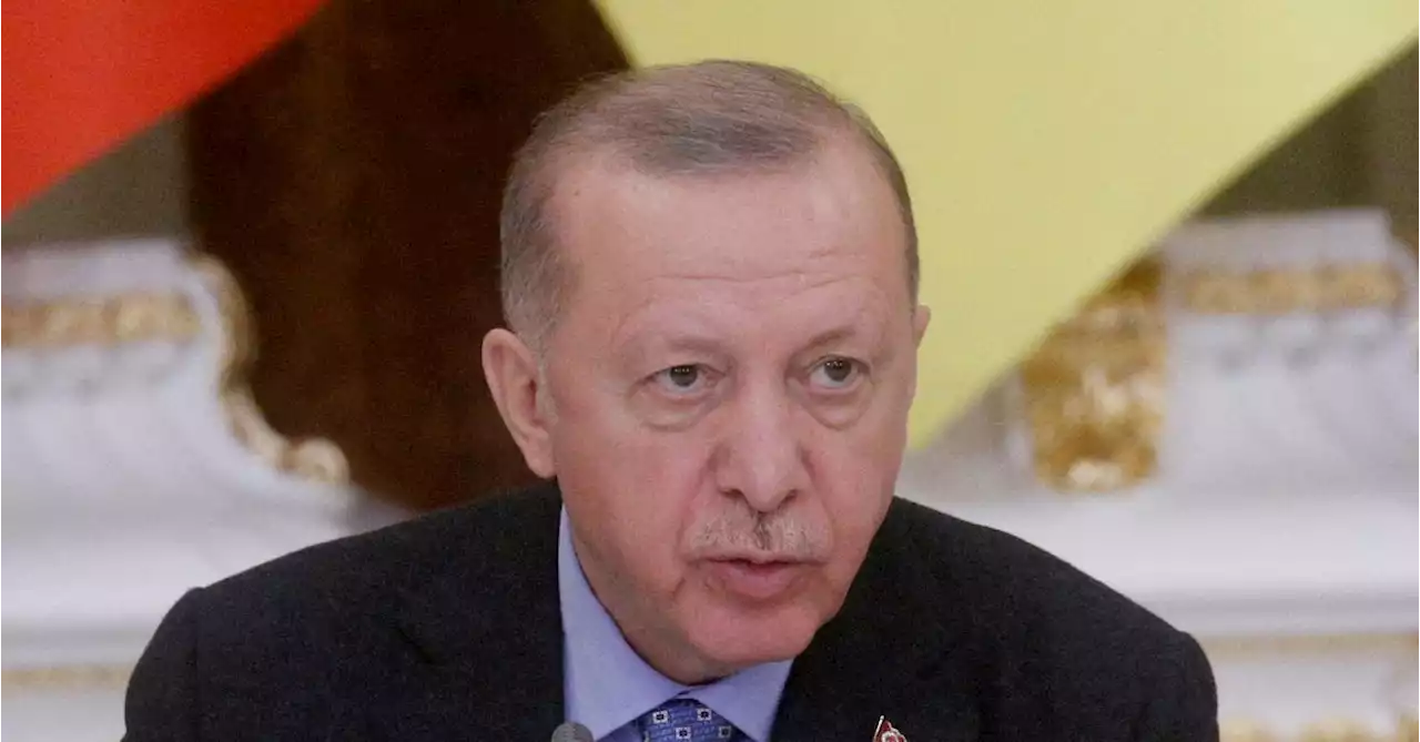 Erdogan visits Saudi to mend ties, putting Khashoggi row behind