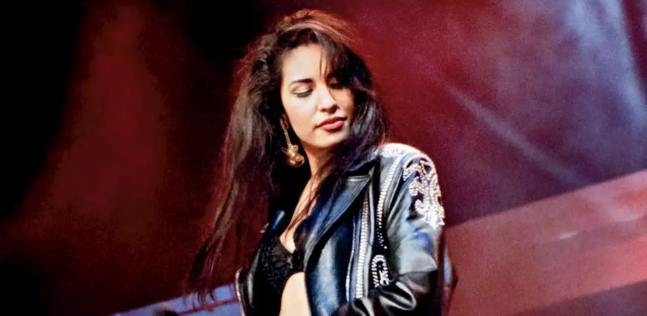 Selena Quintanilla, Walter Mercado honored in exhibit at Smithsonian Museum of American History