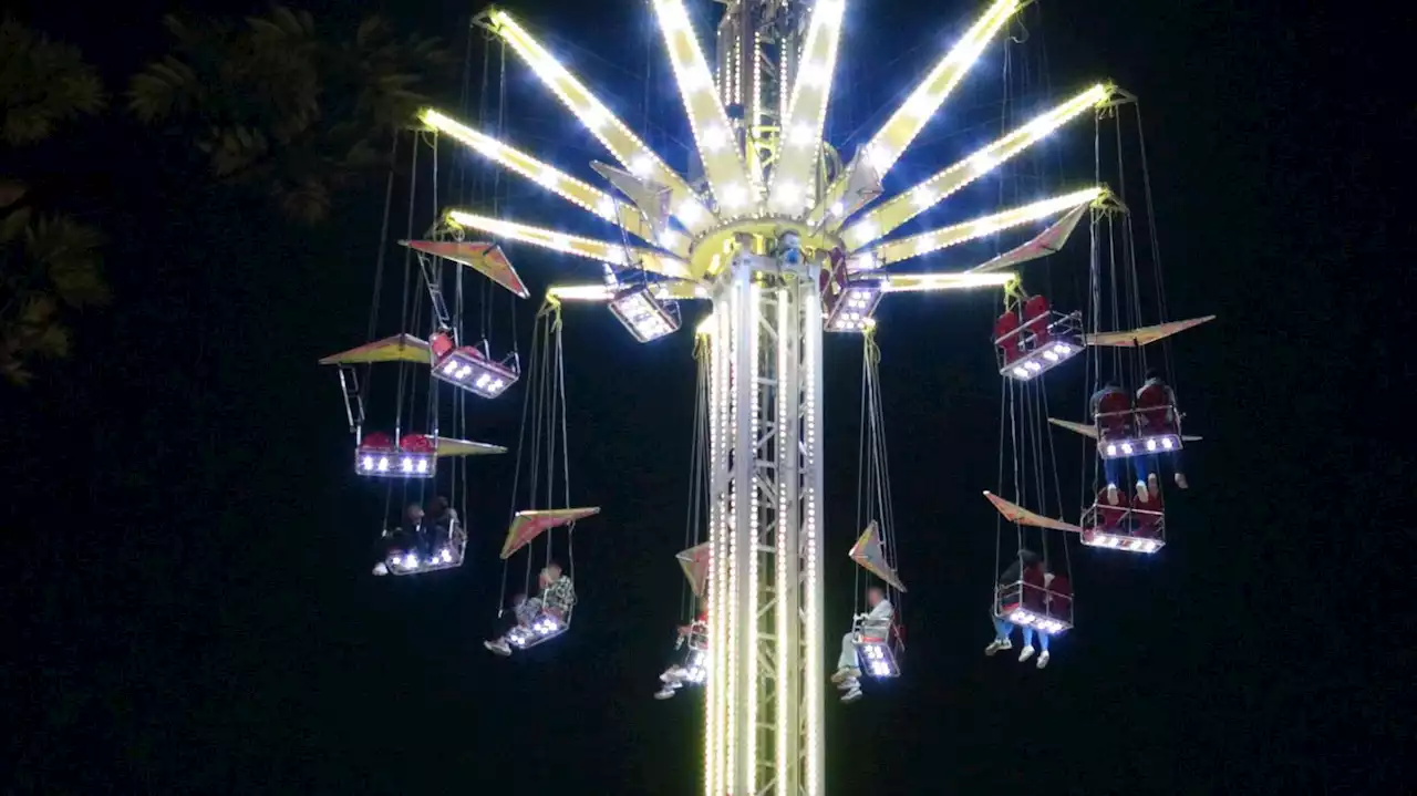 Panne auf Jahrmarkt – Menschen stecken eine Stunde in Kettenkarussell fest