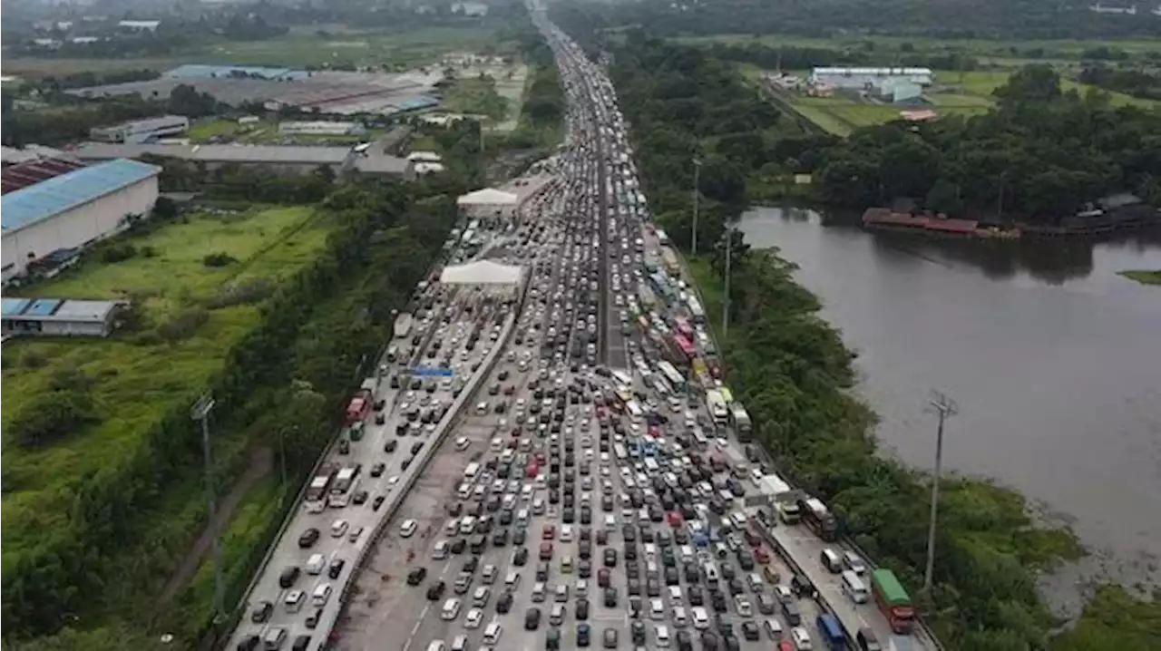 Jasa Marga Operasikan Seluruh dari 30 Gerbang Tol Cikampek Utama