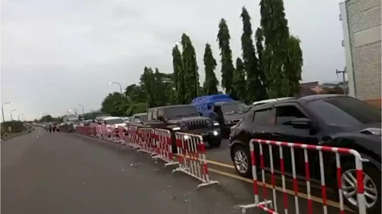 Zona Merah, Macet Parah hingga Mengular ke Tol Tangerang-Merak