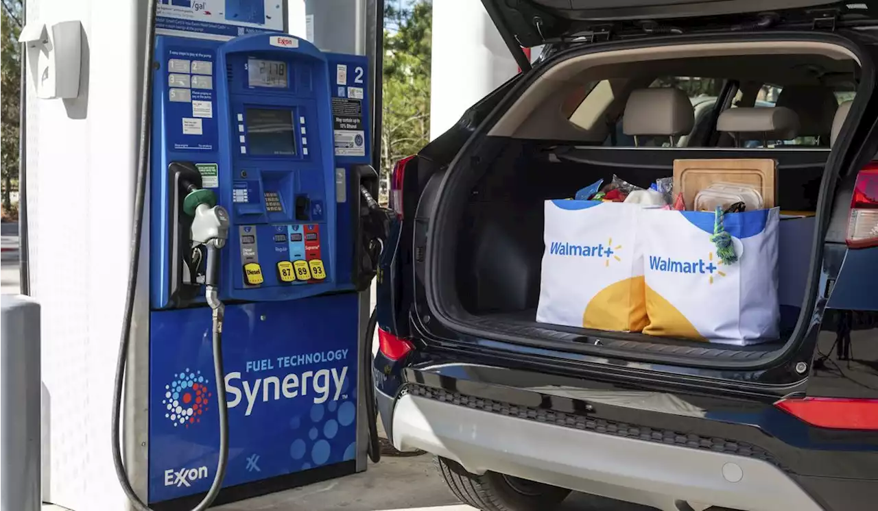 Walmart offering gas discounts to drive subscription business