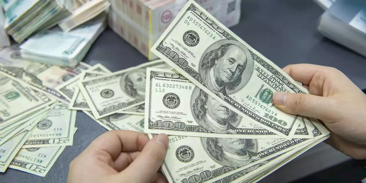 U.S. Dollar Surges Amid Investor Jitters, Rising Yields