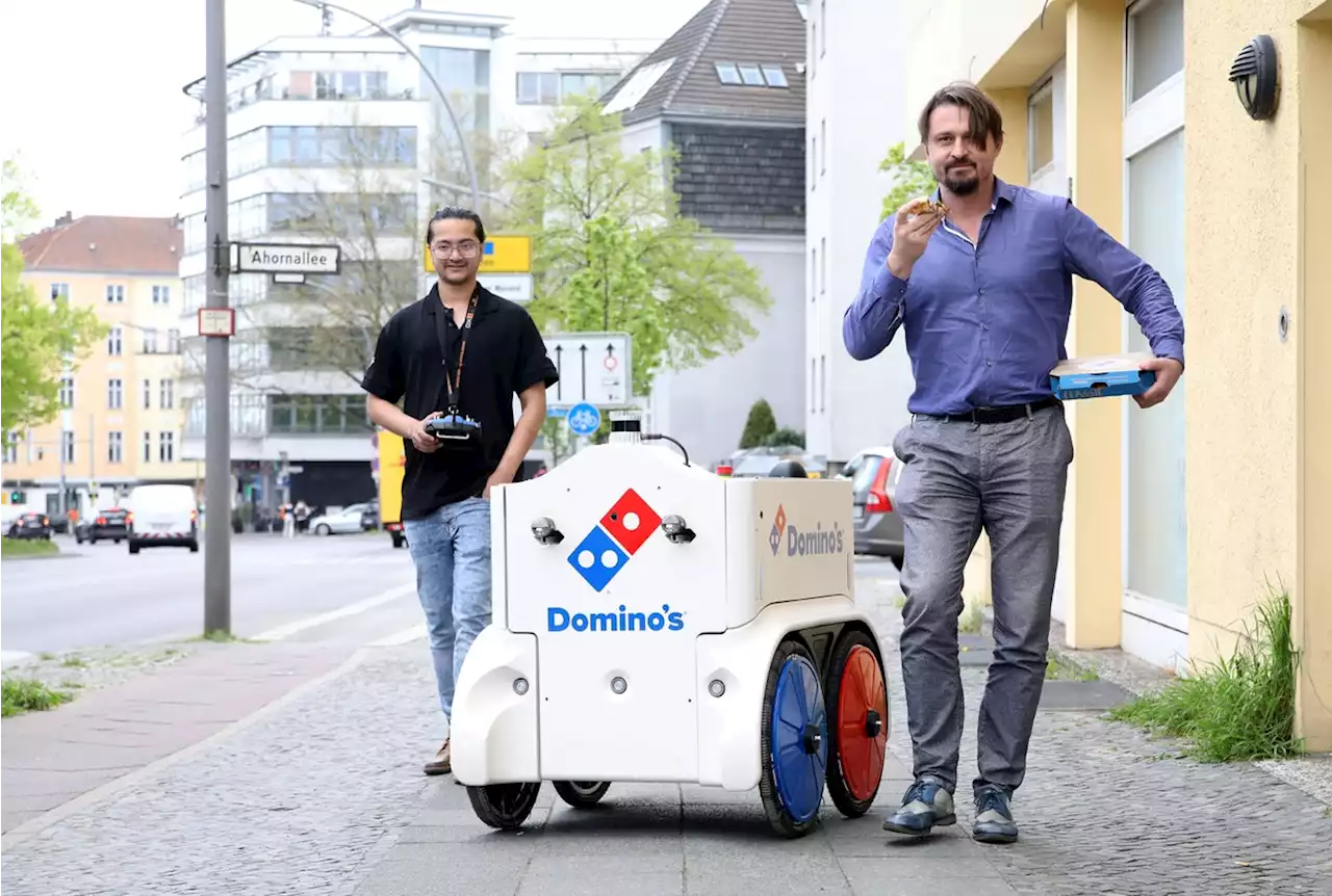 Dieser Roboter liefert in Berlin jetzt Pizza aus – mit Begleitschutz