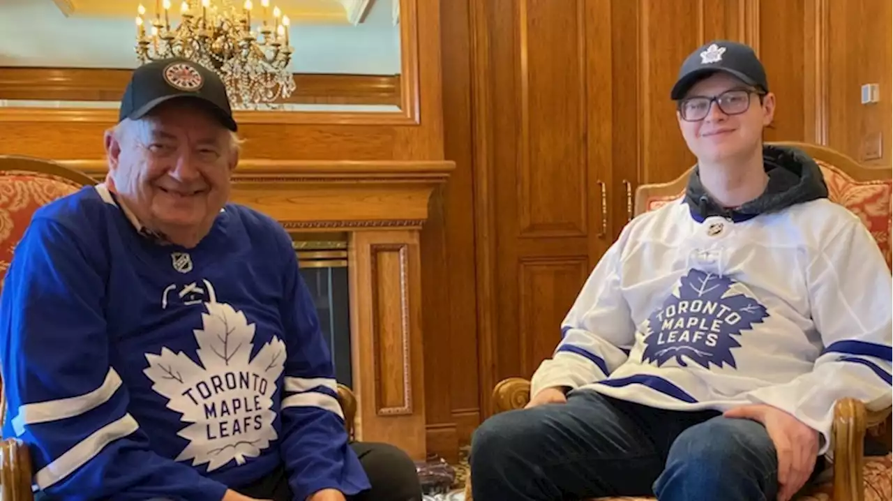 Blind senior gets wish to see Maple Leafs play with help of special glasses