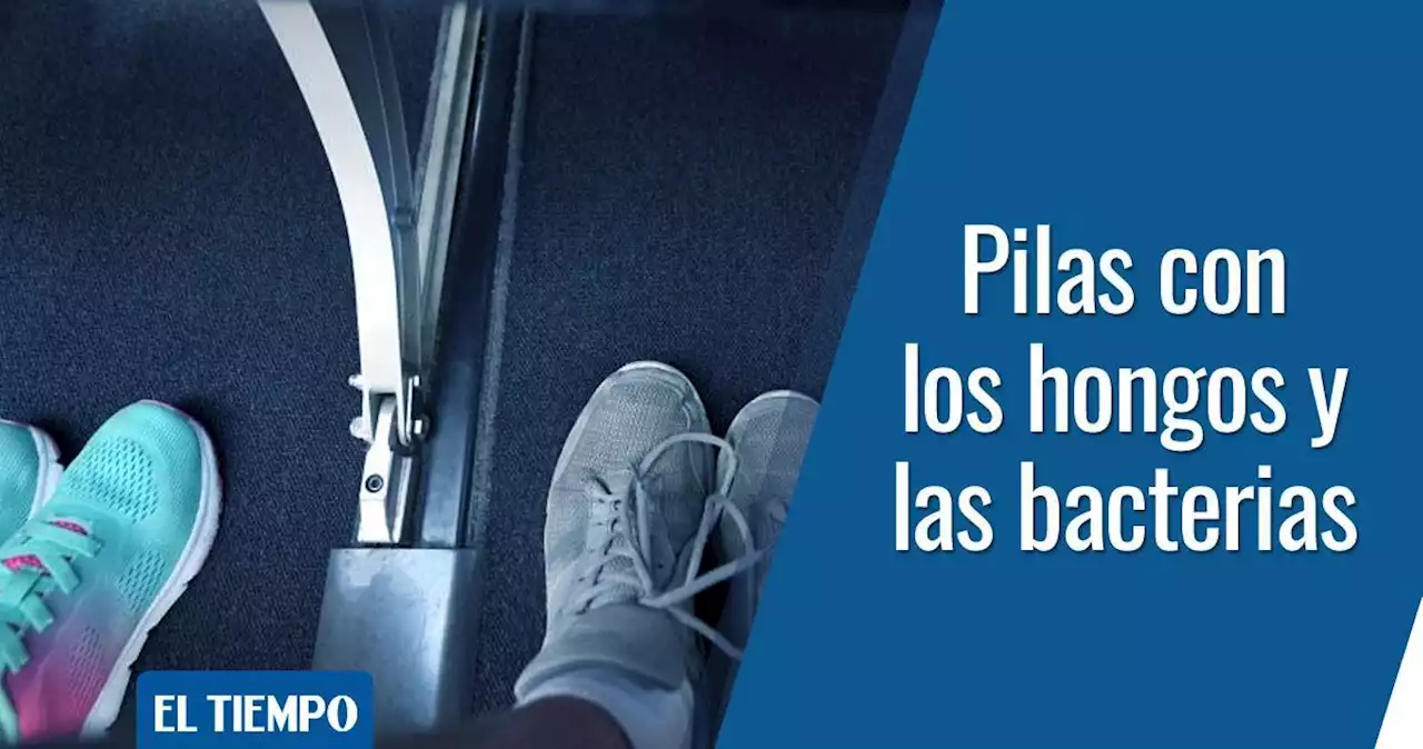 Por qué nunca hay que sacarse los zapatos en un avión, según experto