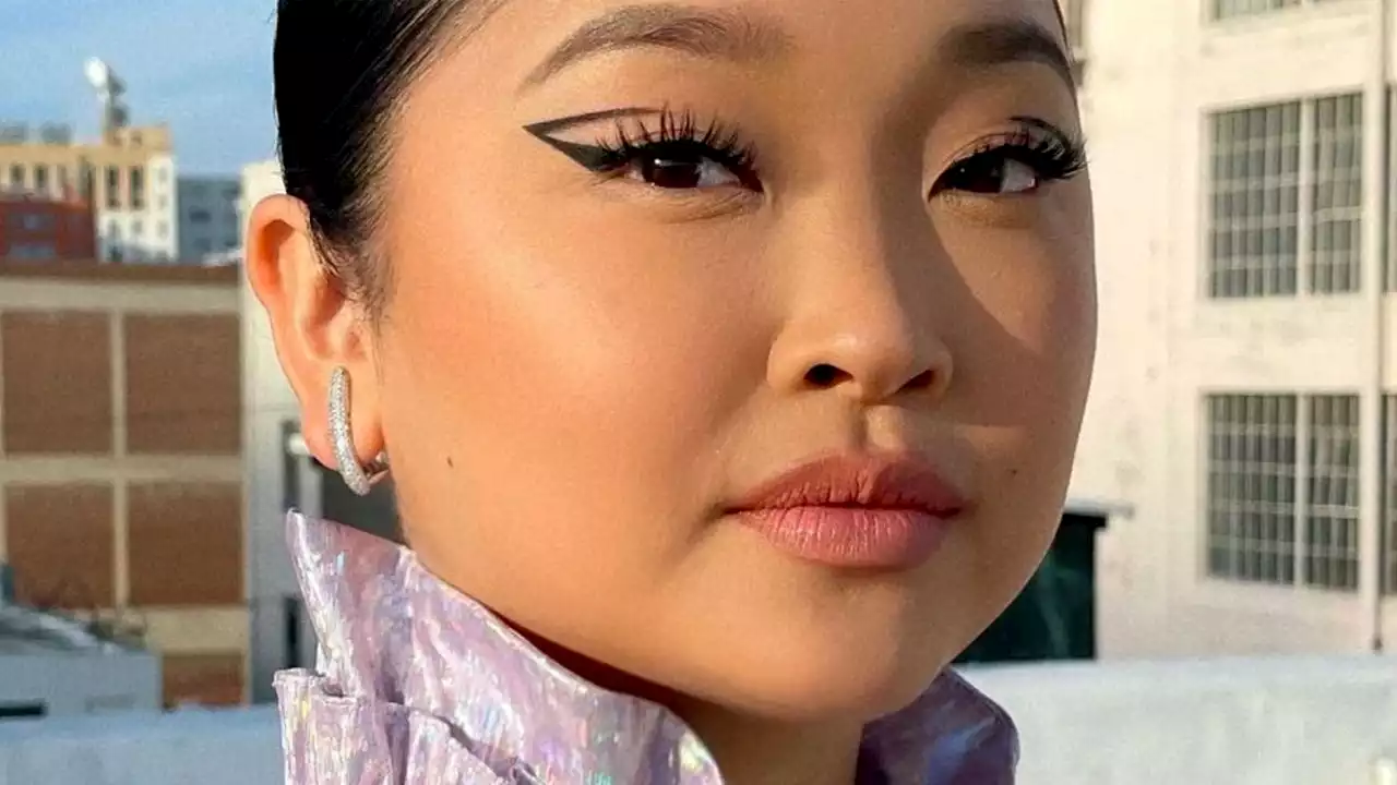 Graphic liner is taking over our feeds RN, so here’s how to achieve the viral look