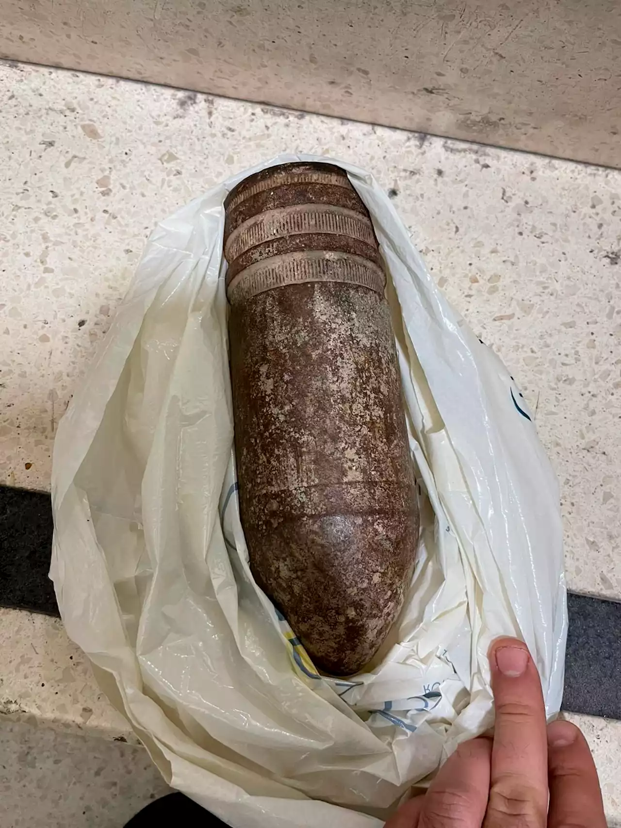 American tourists bring ‘souvenir’ artillery shell to Israel airport