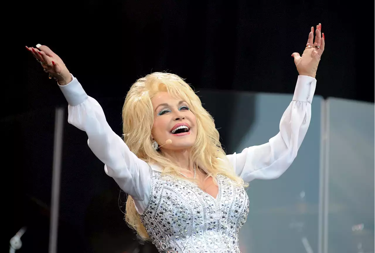 Dolly Parton Reverses Course On Her Rock & Roll Hall Of Fame Decision