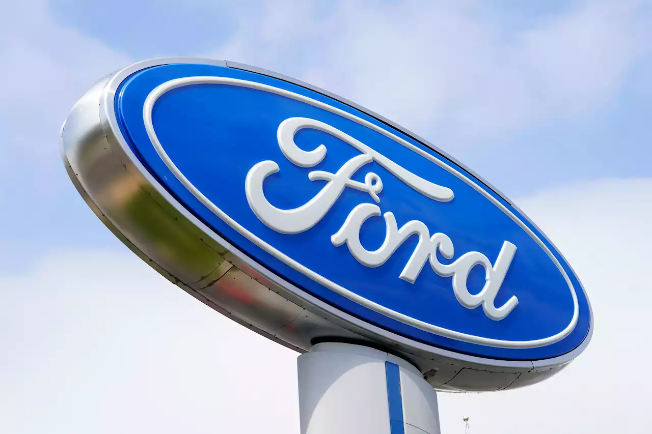 Ford Recalls More Than 250,000 SUVs That Can Roll Away While In Park