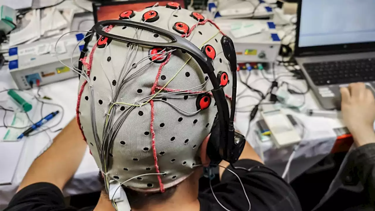 US Army Funds 'Sleeping Cap' To Help Your Brain Clear Out Waste