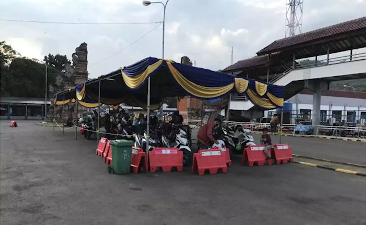 Pemudik Via Padangbai Bali Padat Merayap di Malam Hari, Siang Landai