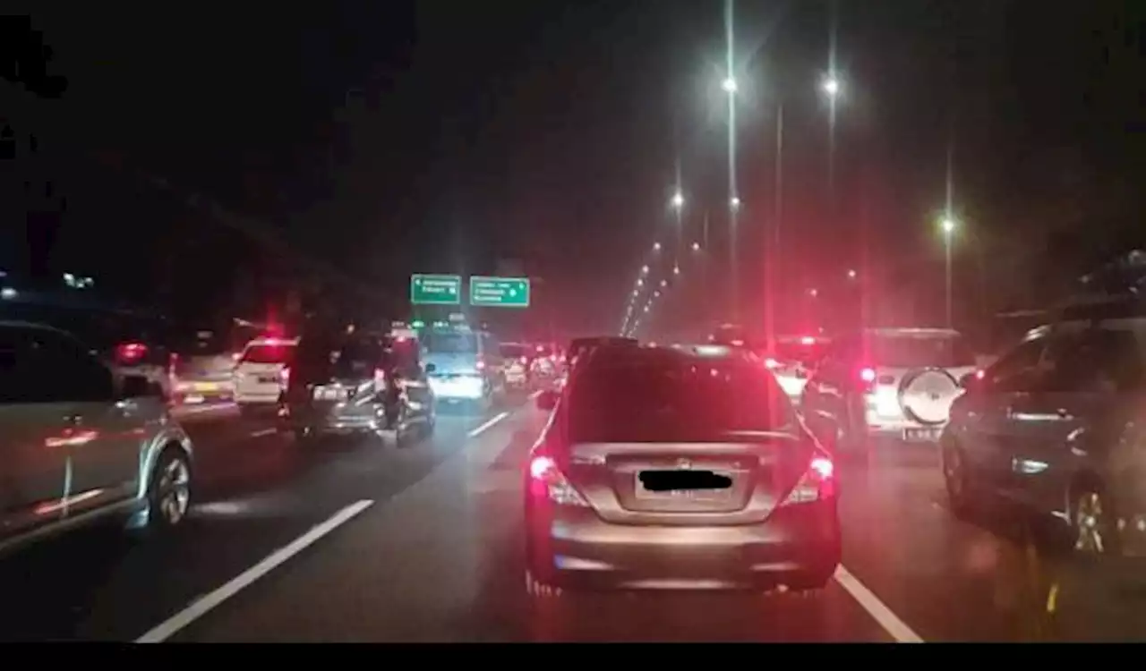 Puncak Arus Mudik, Tol Jakarta-Cikampek Km 9 Jatibening Terpantau Padat