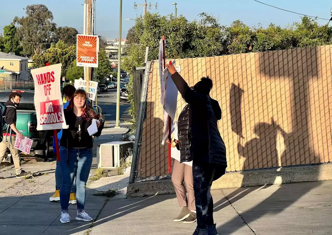 Oakland teachers begin one-day strike