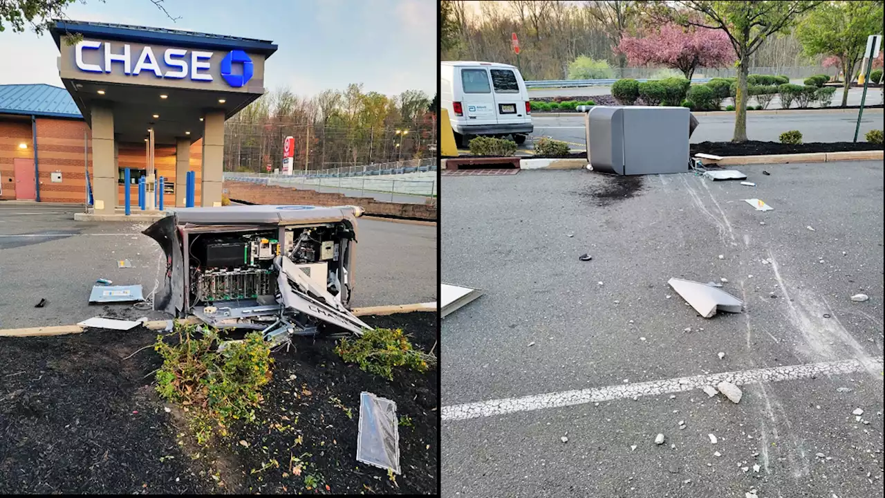 Pros Eyed in 90-Second ATM Heist; Loose Cash Scattered in Parking Lot